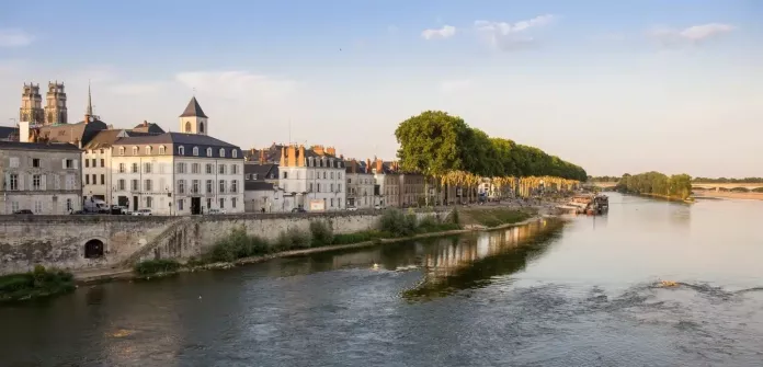 La Loire a Orleans 1544x744